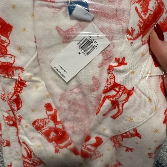 Old Navy Christmas Pajama Set - Picture 5 of 5